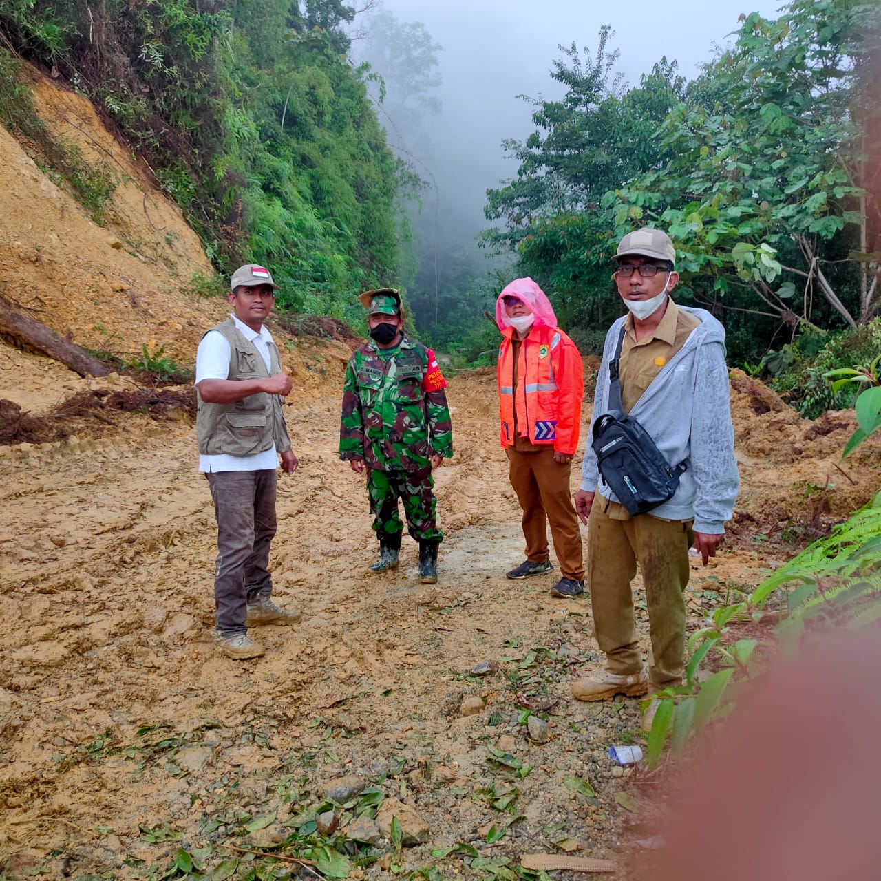 TIM BPBD KABUPATEN PAKPAK BHARAT TANGGAP DALAM MENANGGULANGI BENCANA