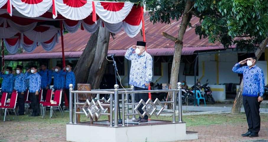 Sekdakab Labuhanbatu Pembina Upacara Penurunan Sangsaka Merah Putih HUT RI Ke-76