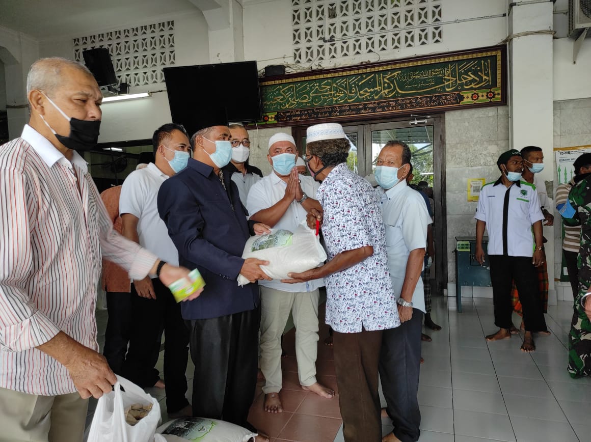 BKM Agung Medan Salurkan Bansos pada Warga Kurang Mampu, Ini Kata Impun Siregar