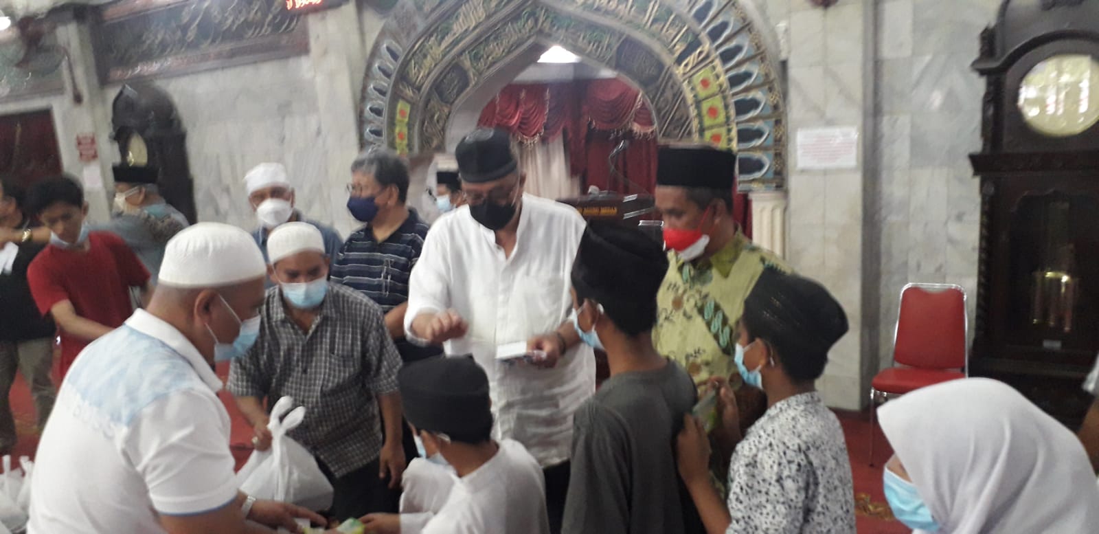 Doa Bersama 200 Anak Yatim,Â  BKM Agung Medan Berikan Santunan dan Sembako