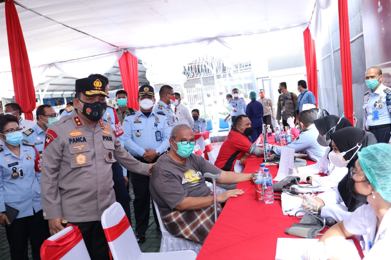 Tinjau Vaksinasi di Lapas, Kapolda Sumut Semua Napi Harus Vaksin