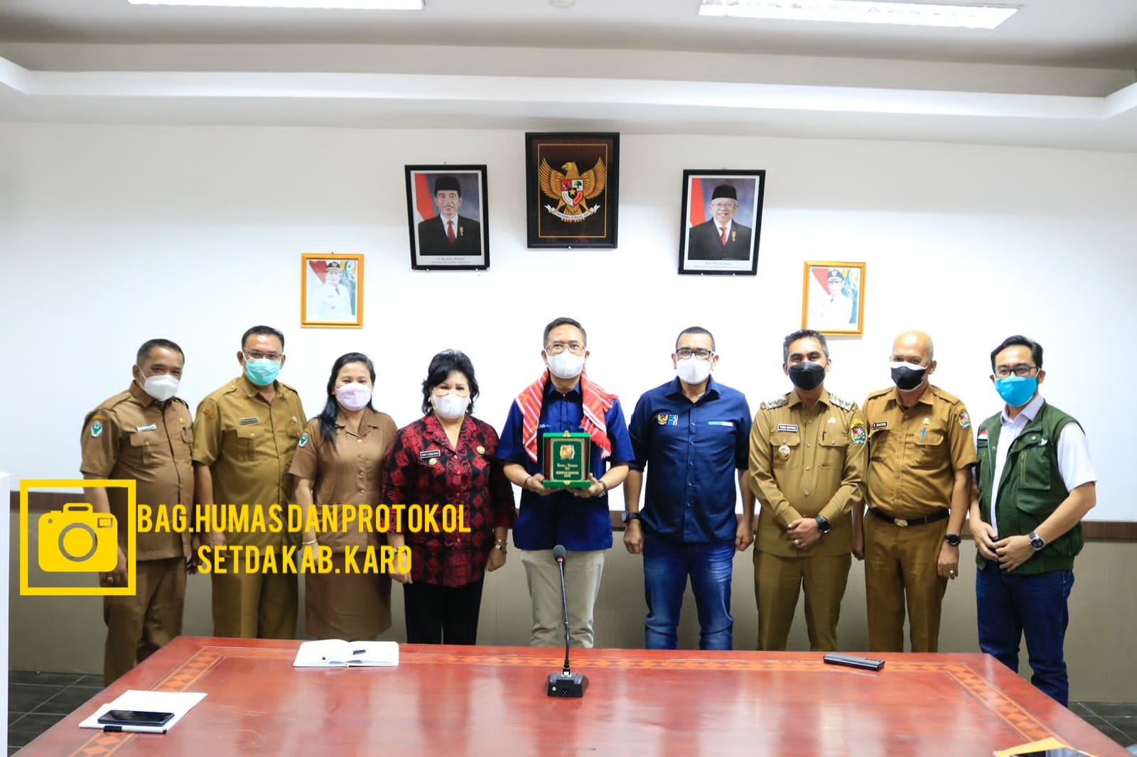 BUMN UNTUK INDONESIA SERAHKAN BANTUAN DUKUNGAN PENANGANAN COVID-19 KEPADA PEMERINTAH KAPUBATEN KARO.