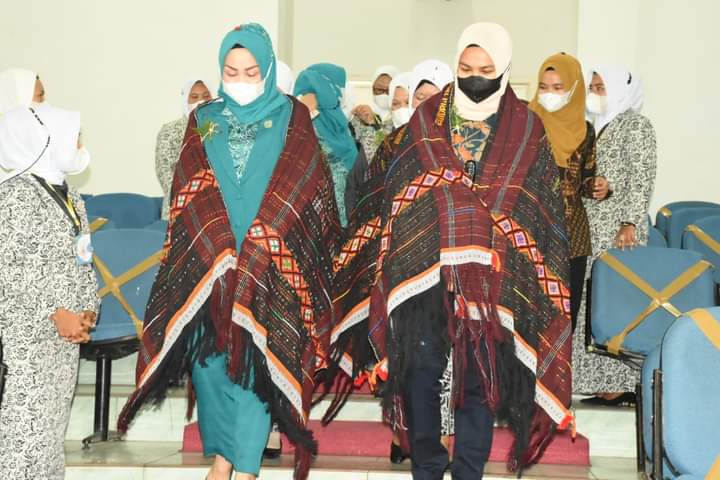Wabup Beserta Ketua TP PKK Hadiri Ultah Sekaligus Pelantikan Pengurus Cabang IBI Kabupaten Madina