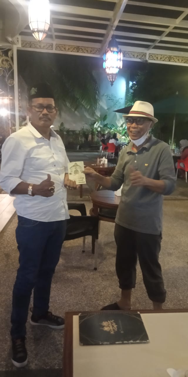Tokoh Pers Sumut Choking Sampaikan Kamus 