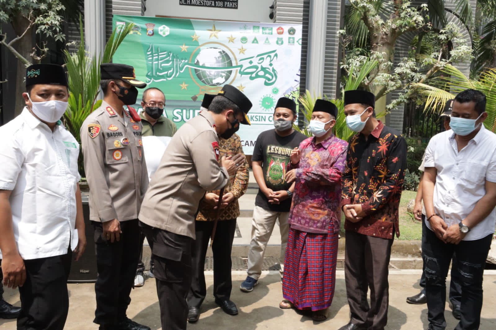 Kapolda Jatim Cek Pelaksanaan Vaksinasi di NUIS Pakis, Kabupaten Malang