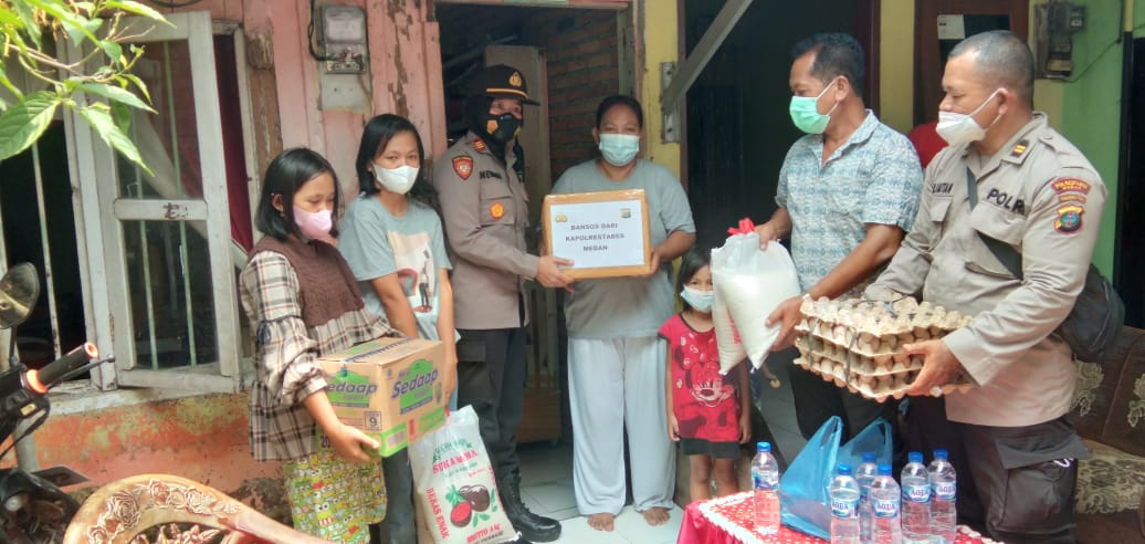 Polsek Patumbak BantuÂ  Korban Penembakan Toko Emas Simpang Limun