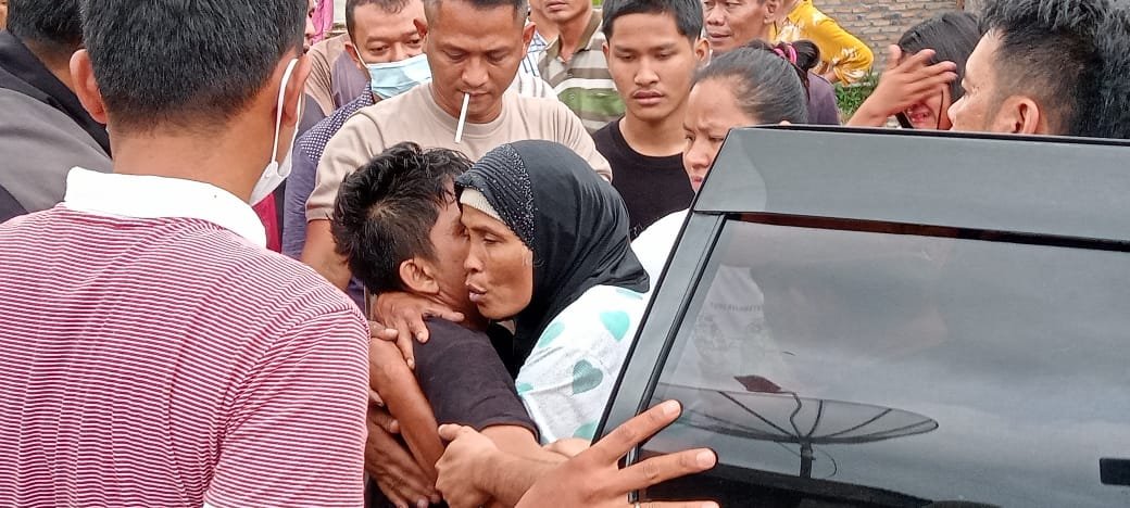 Grebek Terduga Pelaku Narkoba Menghebohkan Warga di Bilah Hilir Labuhanbatu.