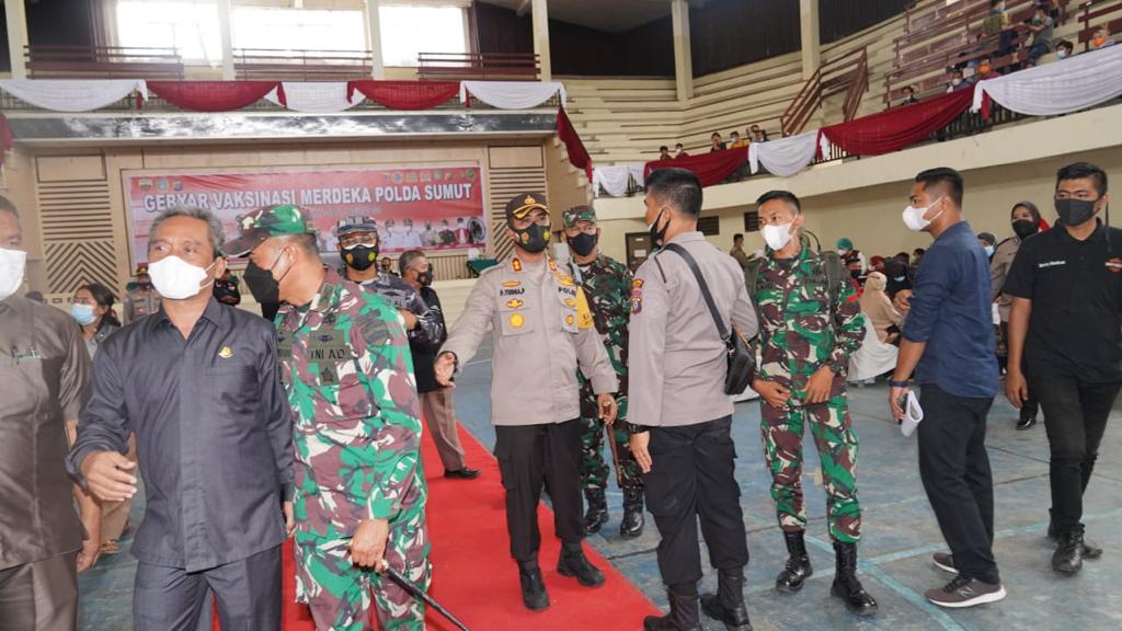 Kapolres Asahan Bersama Forkopimda Tinjau Gebyar Vaksinasi Merdeka