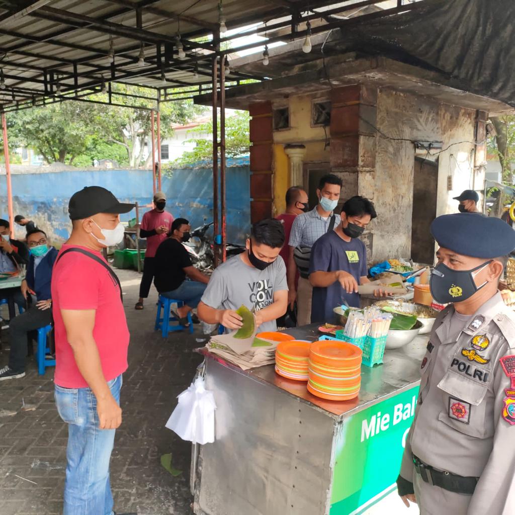 Mengantisipasi Penyebaran Covid-19, Polsek Medan Timur Melakukan Kegiatan PPKM Level 4