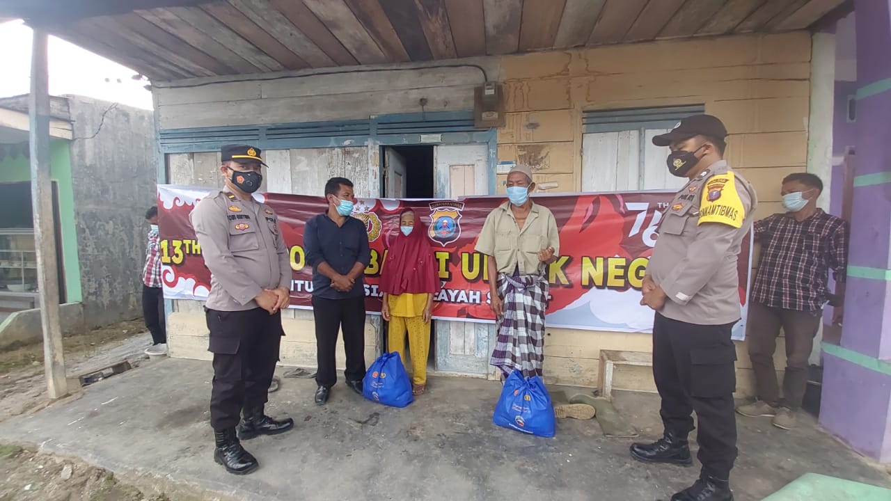 Polres Pakpak Bharat Salurkan Bansos Kapolda Sumut untuk Masyarakat