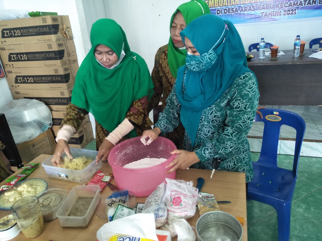 Kader PKK Araskabu Buat Abon dan Permen dari Buah Pepaya