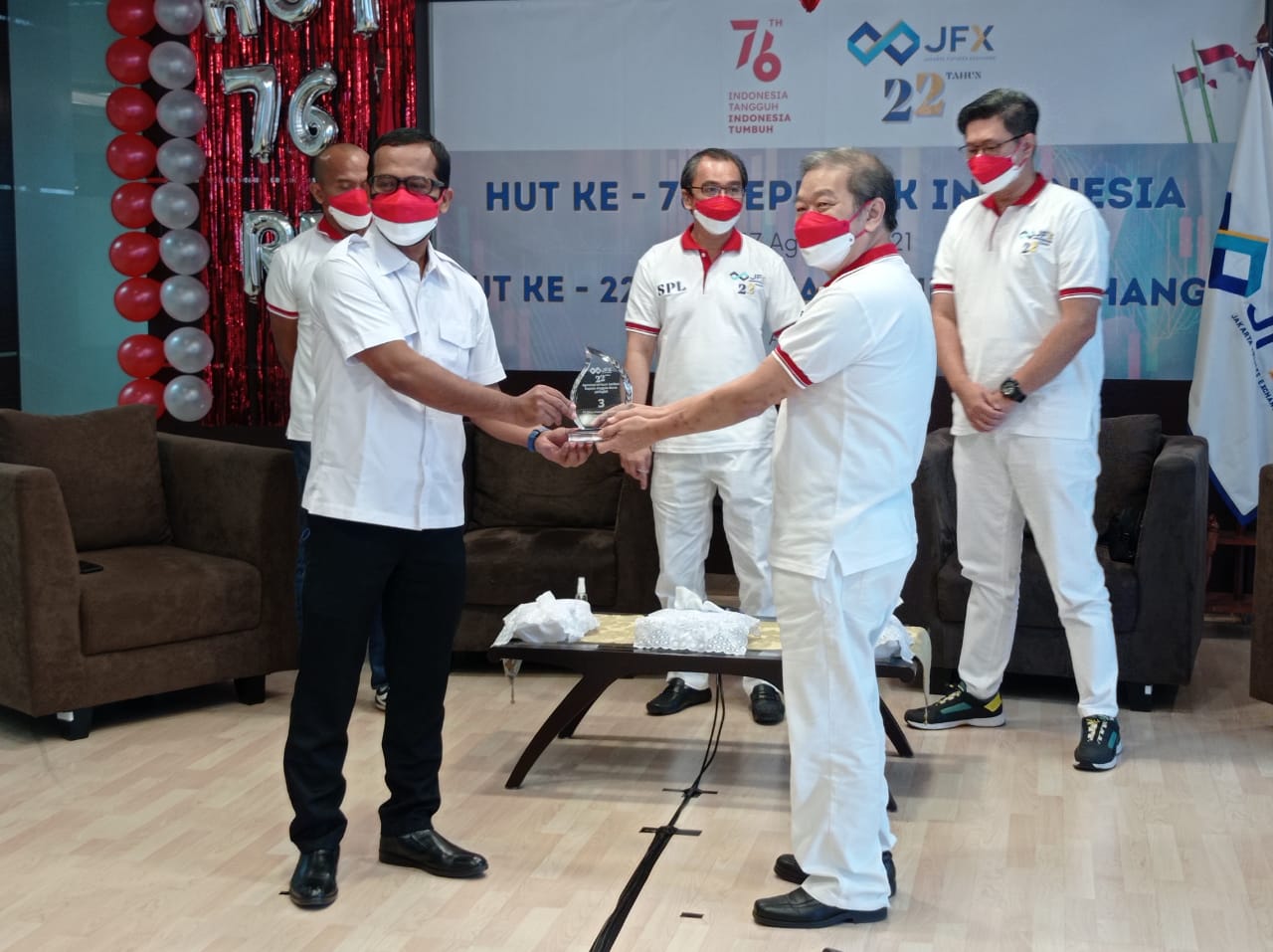 Raih Dua Penghargaan dari JFX, PT Rifan Financindo Berjangka Tetap Dipuncak