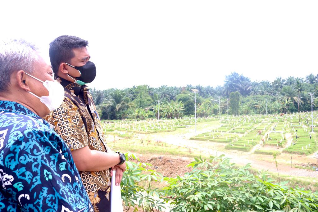 Wali Kota Medan Bobby Nasution Tinjau Pemakaman Khusus Covid-19