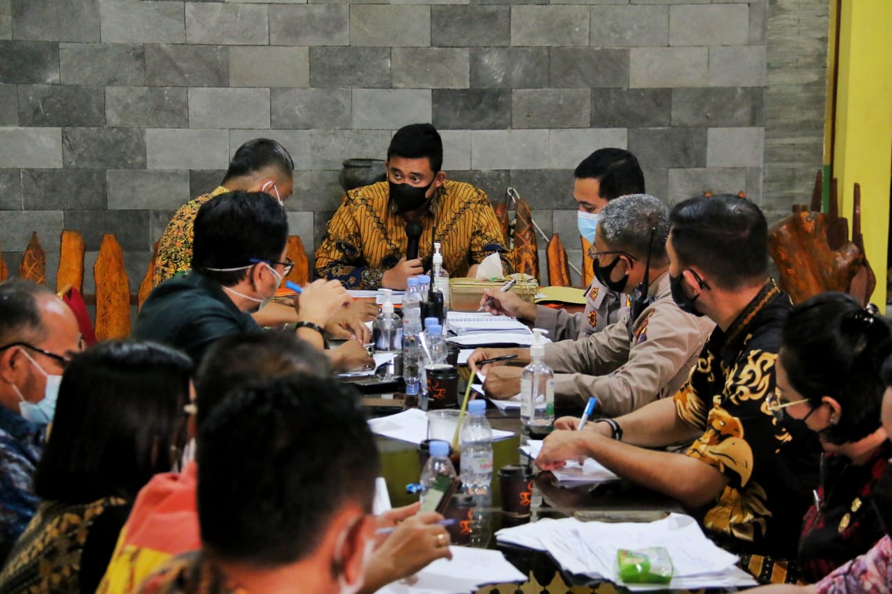 Wali Kota Medan Sampaikan Perkembangan Penanganan Covid-19 Langsung Dari Kantor Camat Medan Helvetia