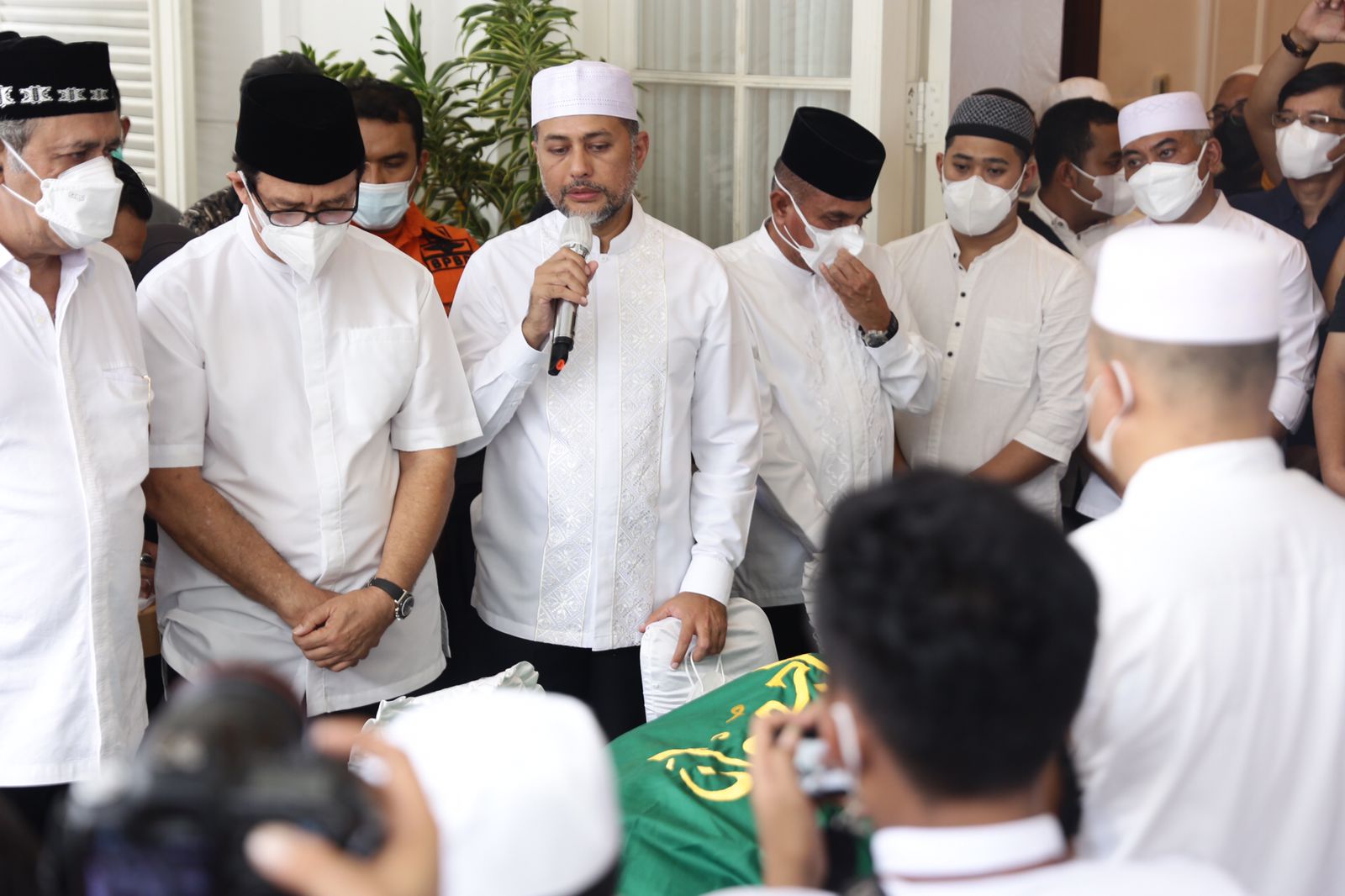 Ayah Tercinta Wagubsu Wafat, Ratusan Tokoh Melayat