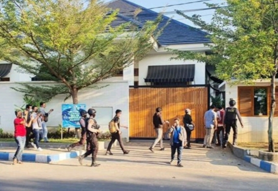 KPK Geledah Rumah Pribadi Bupati Probolinggo, Ini Ditemukan