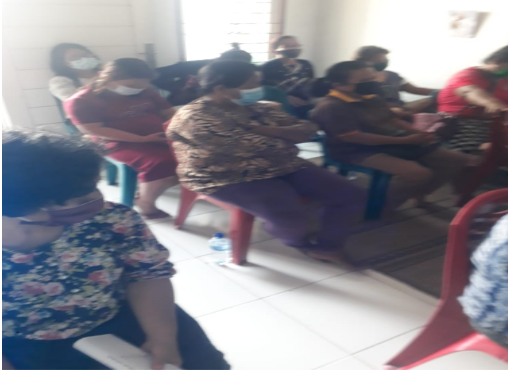 USU Sosialisasi Pengetahuan Resistensi Kekerasan Pada Perempuan Pasar di Pasar Sembada Padang Bulan
