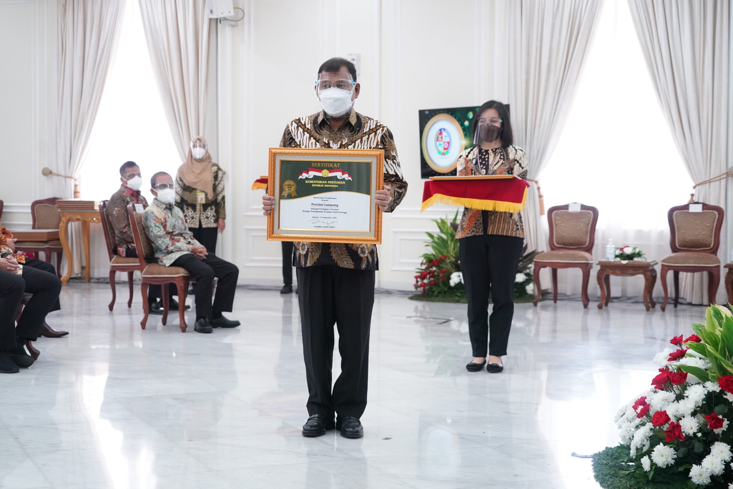 Bupati Deli Serdang Terima Penghargaan Abdi Bakti Tani 2021 Dari Wapres KH. Maâ€™ruf Amin