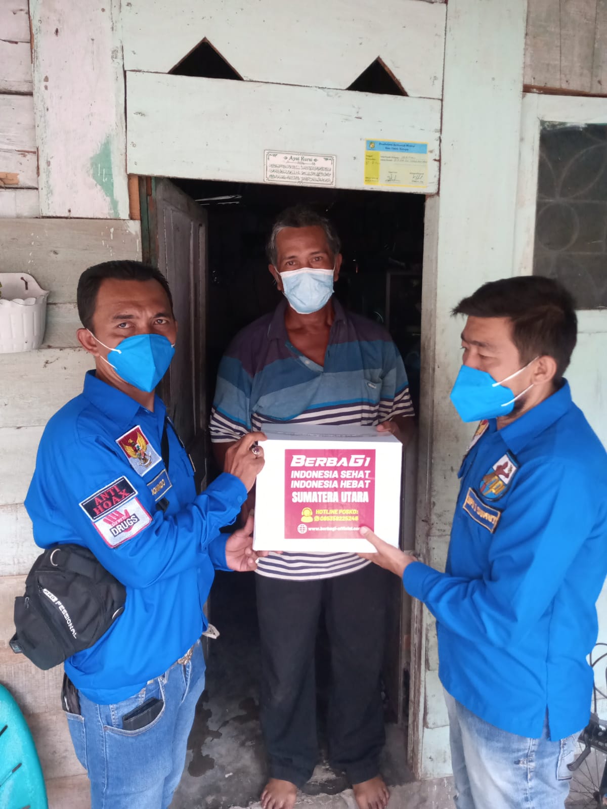 DPK KNPI Medan Denai Bagikan sembako Bagi warga Terdampak Covid 19