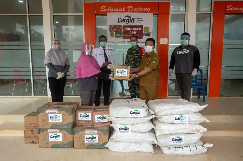 Cargill Salurkan Bantuan Medis Senilai Lebih dari 600 Juta Rupiah Kepada Masyarakat Setempat Untuk Melawan COVID-19