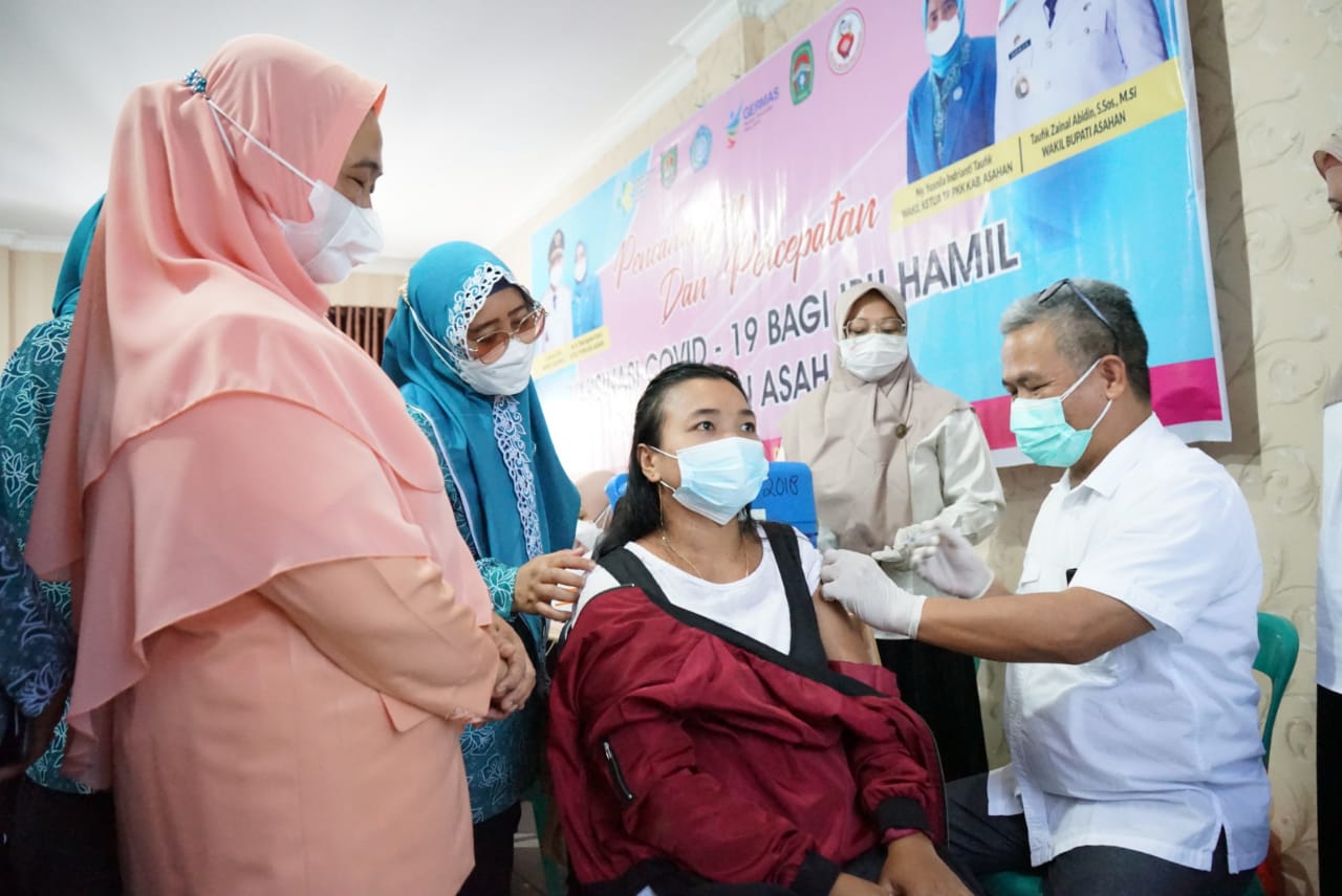 Pemkab Asahan Ikuti Pencanangan dan Percepatan Vaksinasi Covid-19 Bagi Ibu HamilÂ  Secara Virtual
