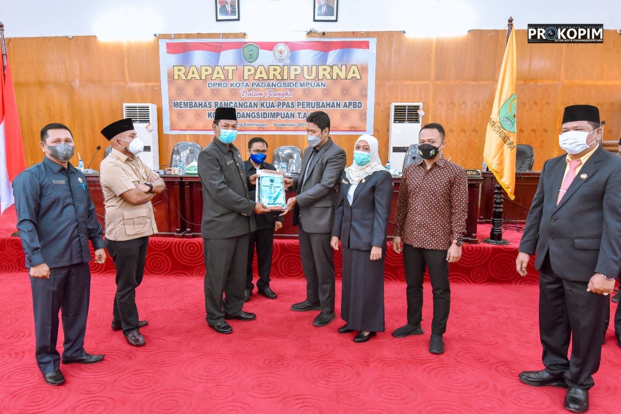 Wali Kota Padangsidimpuan Irsan Efendi Nasution Sampaikan R-KUAPPASÂ 