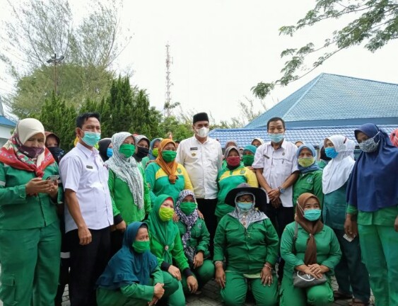 BUPATI MADINA H JAKFAR SUKHAIRI NASUTION TUNAIKAN JANJI 
