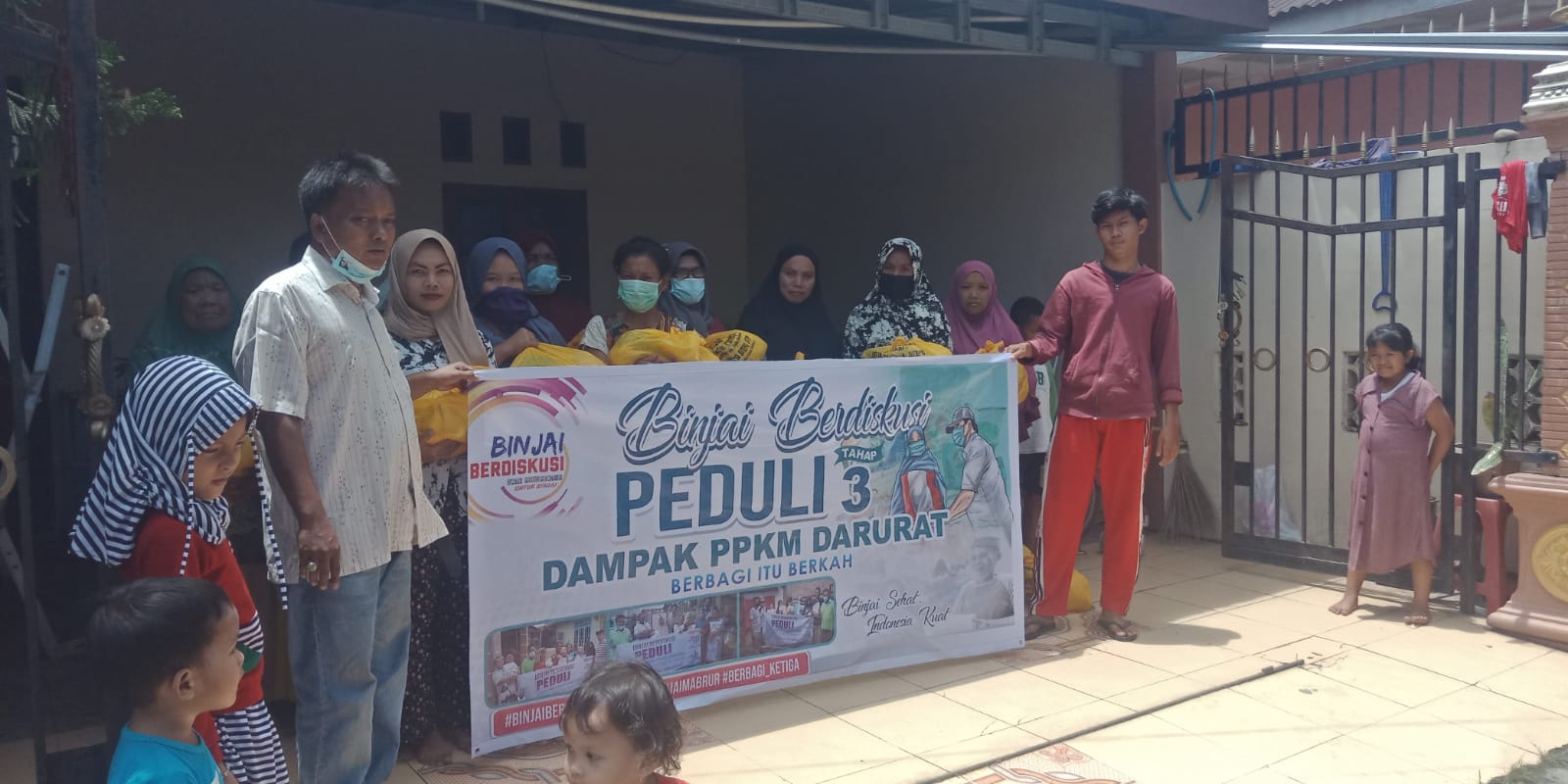 Binjai Berdiskusi dan Baksos Warga Binjai Terdampak PPKM Darurat 3