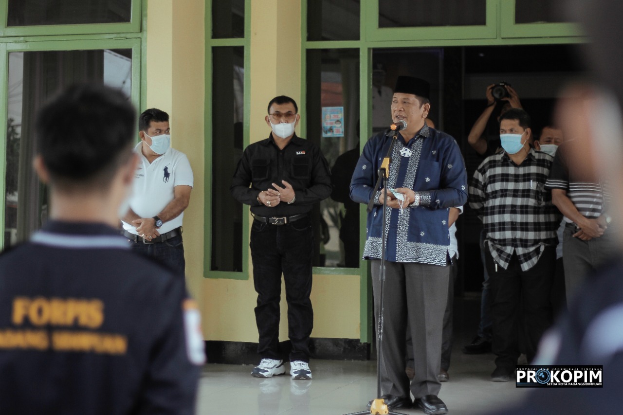 Jelang PTM Terbatas,Walikota Lepas Tim Penyemprotan Disinfektan ke Sekolah