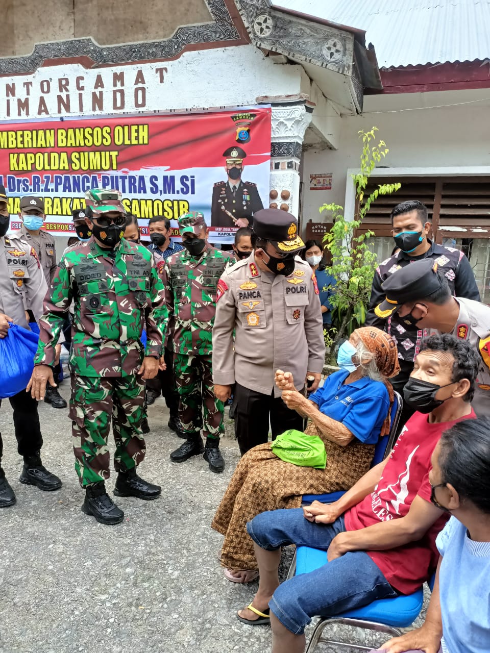 Tinjau Pelaksanaan Vaksinasi, Kapolda Sumut,Â  Samosir Siap Hadapi Wisatawan