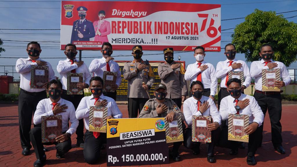 Kapolres Asahan Berikan Reward Kepada Anggota Berprestasi