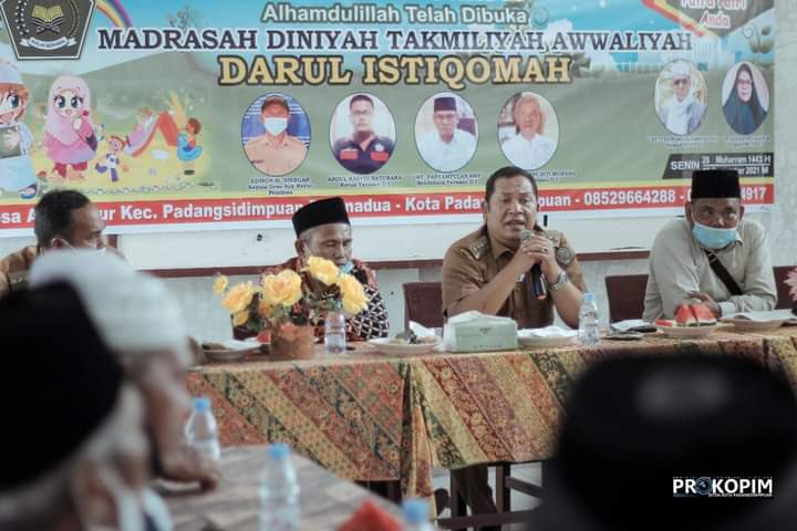 Wali Kota Padangsidimpuan Irsan Efendi Nasution meresmikan Madrasah Diniyah Takmiliyah Awaliyah Darul Istiqomah