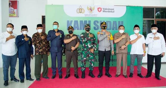 Forkopimda Labuhanbatu Gelar Vaksinasi Masal