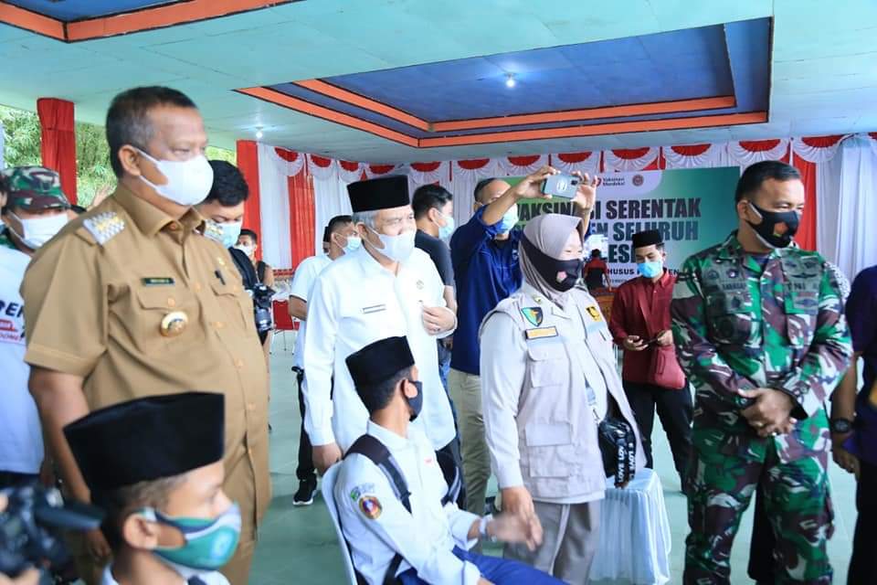Pj. Bupati Labuhanbatu Pantau Pelaksanaan Vaksinasi Merdeka di Pondok Pesantren Darul Muhsinin