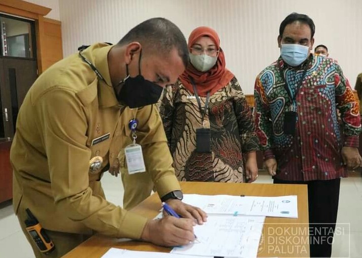 BUPATI PALUTA H ANDAR AMIN HARAHAP PIMPIN RAPAT PSP