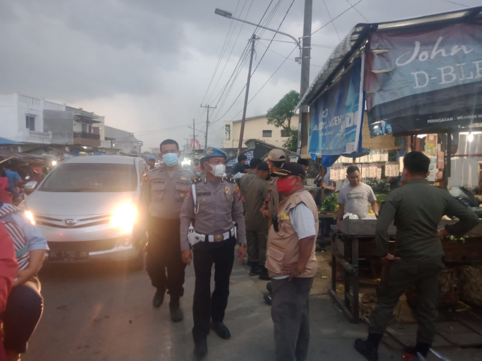 Giliran Pajak Sore, Operasi Penertiban PKL Liar Di Batang Kuis Berlanjut