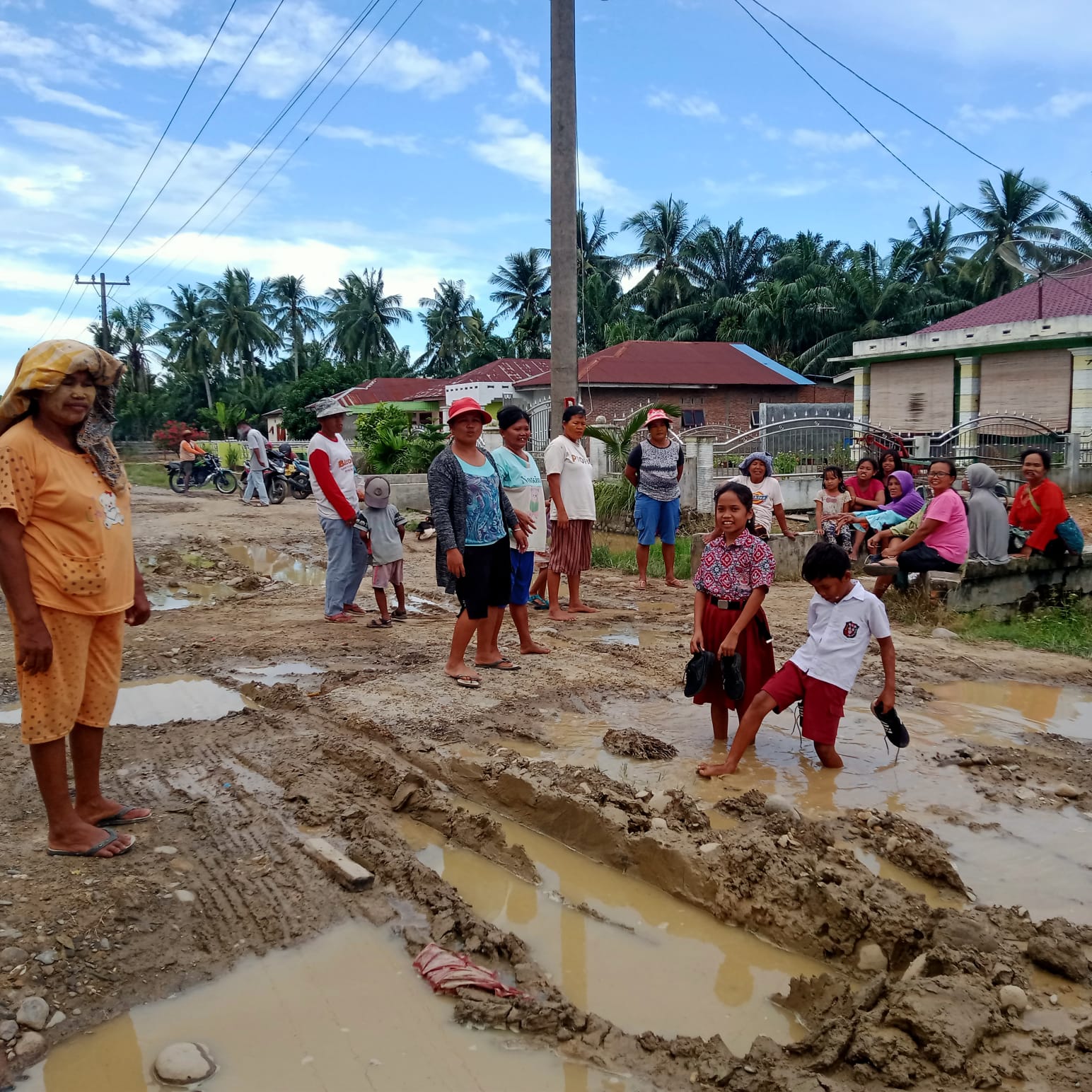 Jalan Katib Darus  Nyaris Terputus,  Padahal  Merupakan Lumbung Sandang Pangan ll Langkat