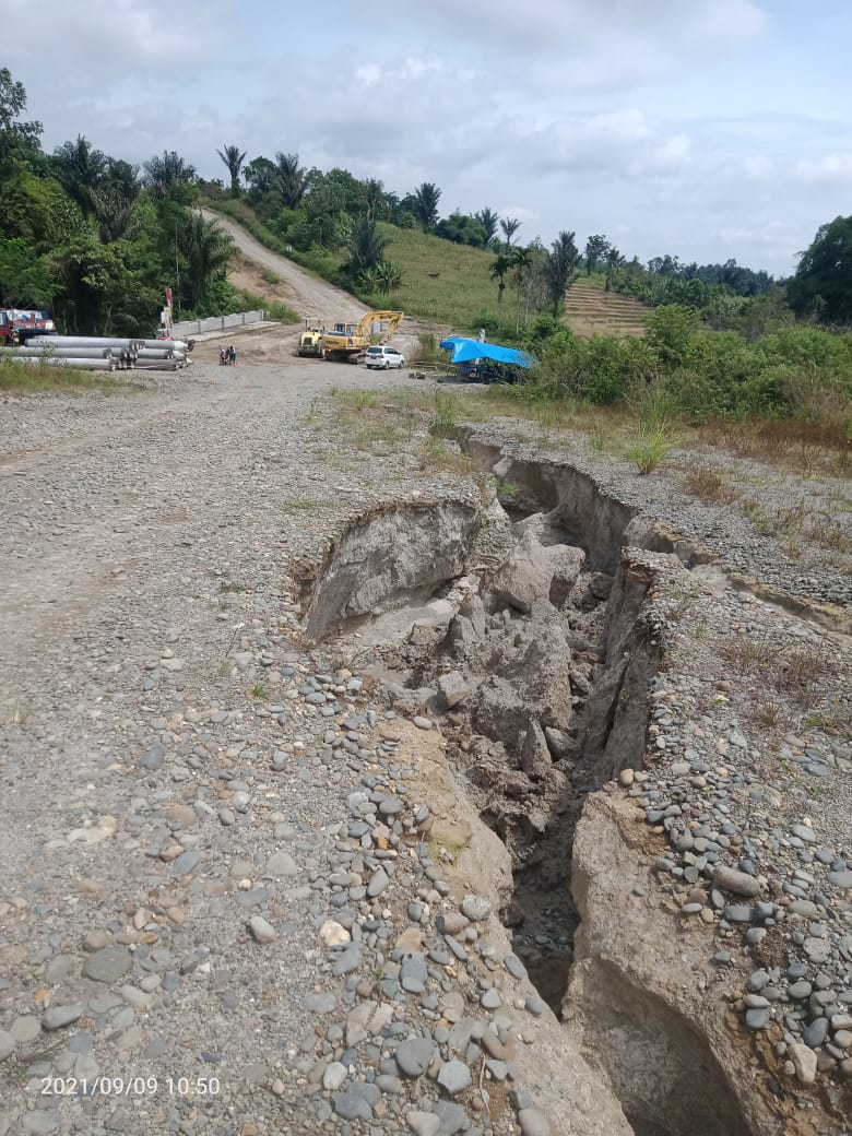 Ironis..! Sudah Mangkrak, Rusak Pula, inilah kondisi Outer Ring Road Siantar