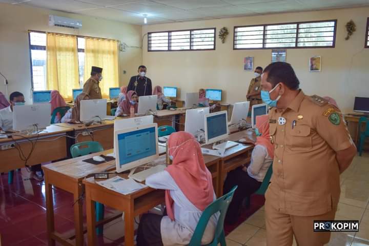 Wali Kota  Irsan Efendi Nasution Meninjau langsung pelaksanaan seleksi P3K Guru