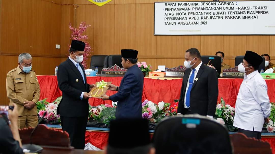 Wakil Bupati Pakpak Bharat Hadiri Sidang Paripurna DPRD