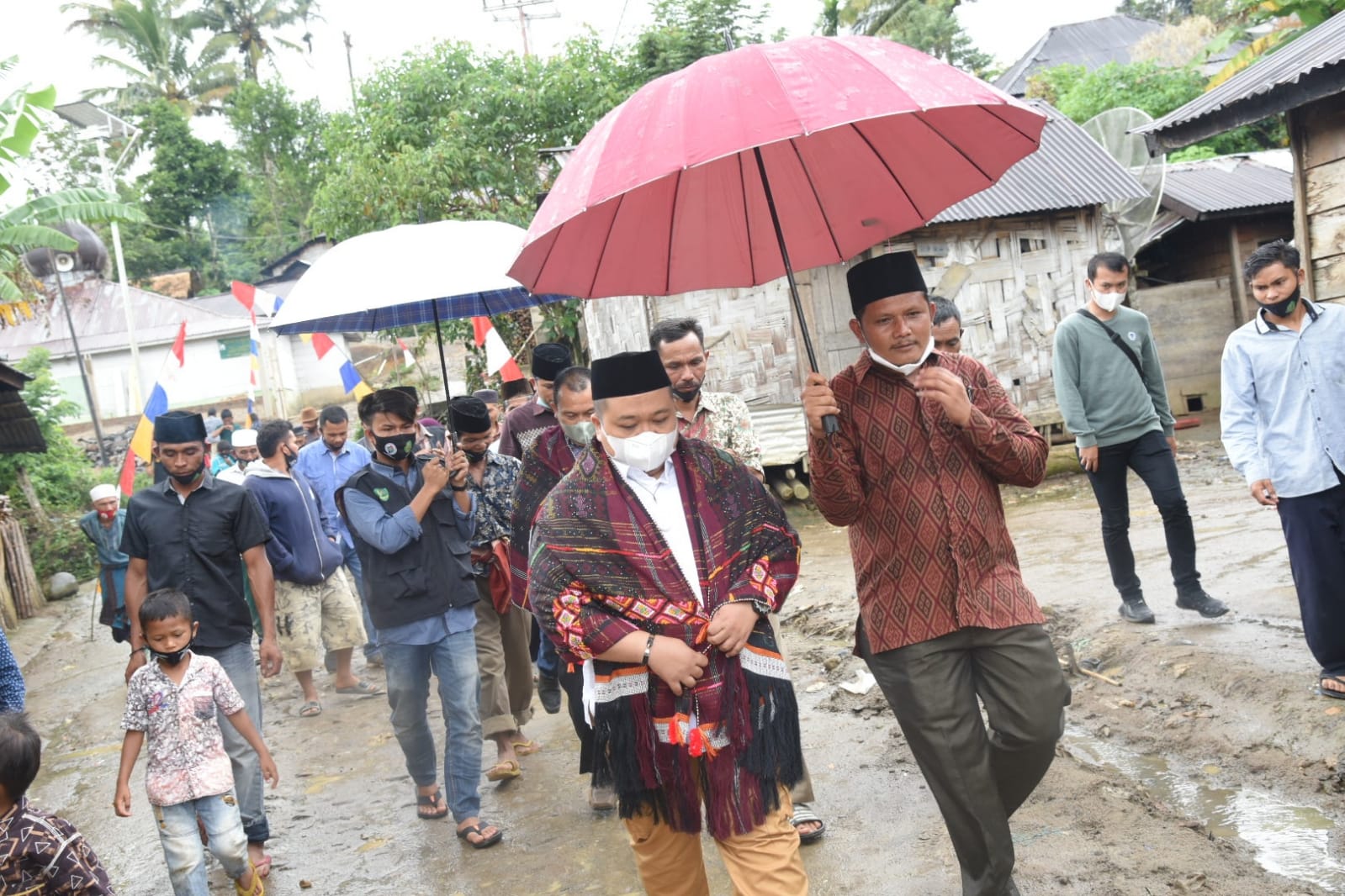 Bupati Tapsel Kembali Turun Ke Desa Menyapa Warga