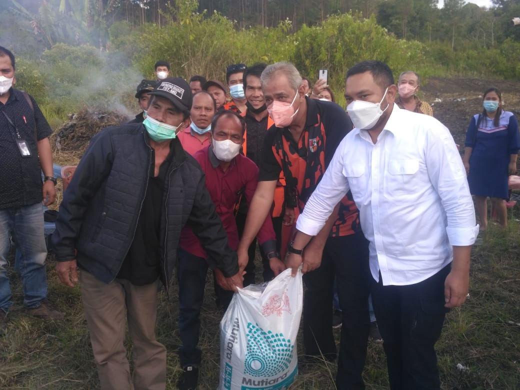 Bupati Pakpak Bharat bersama Ketua MPW PP Sumut Tanam Perdana Jagung