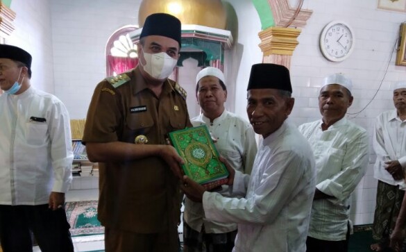 Bupati Madina Jaâ€™far Sukhairi Nasution Safari Jumat di Masjid Istiqomah Hutabargot