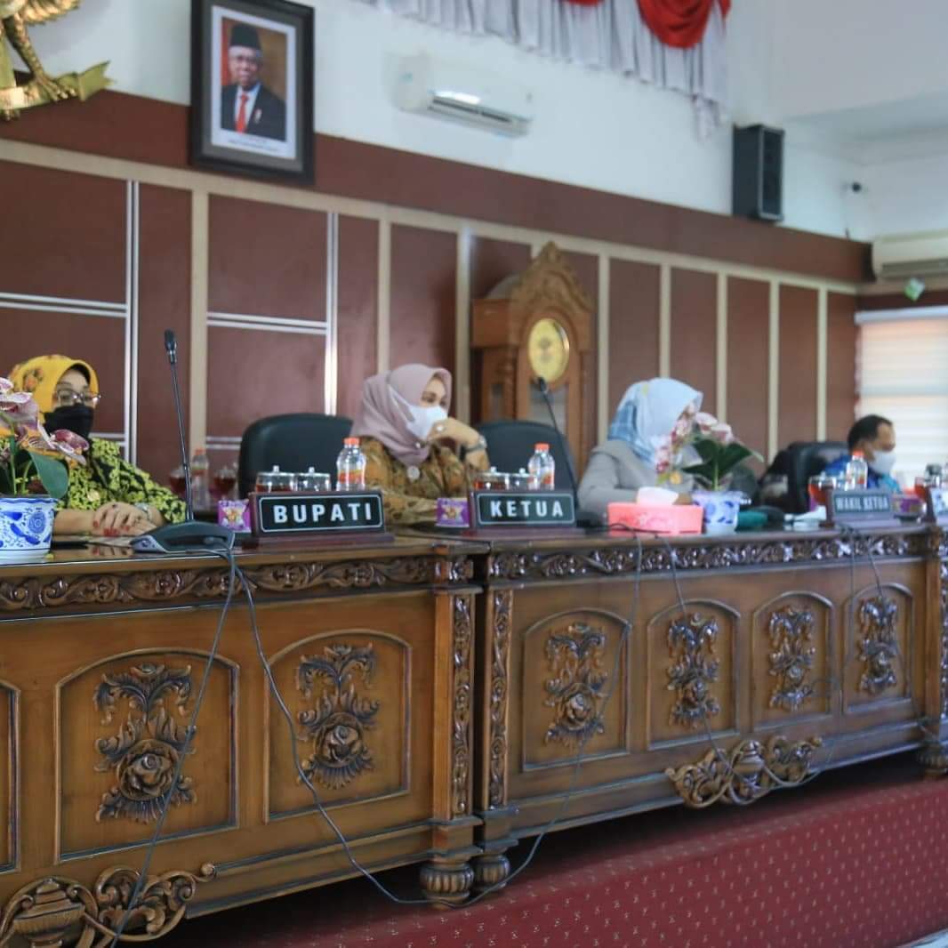 Wakil Bupati Labuhanbatu Hadiri Rapat Paripurna DPRD Dalam Pelaksanaan Reses