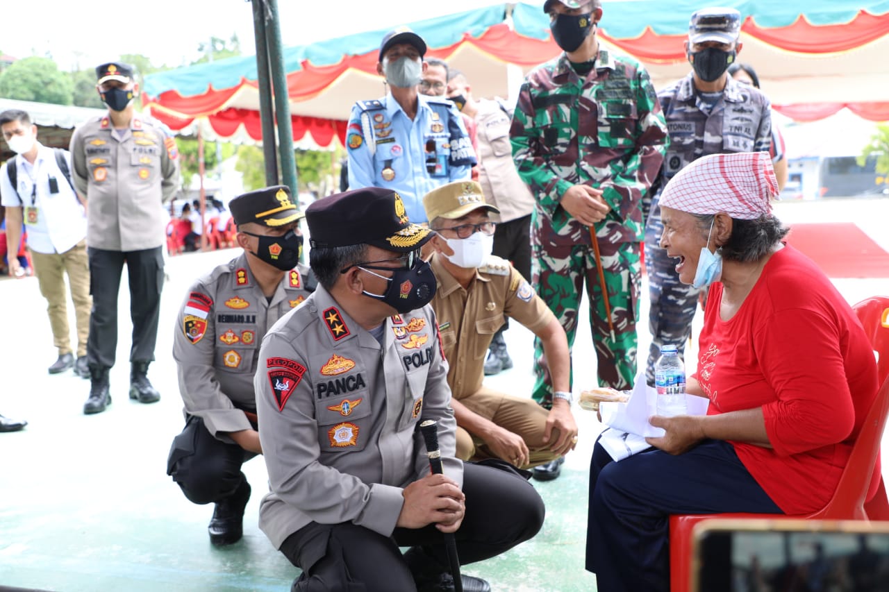 30 Ribu Vaksin Digelontorkan Kapolda Sumut di Kepualan Nias Selatan