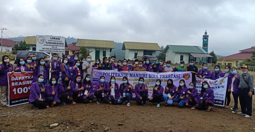 Politeknik Mandiri Bina Prestasi Medan Gelar Bakti Sosial dan Penanaman Bibit Pohon