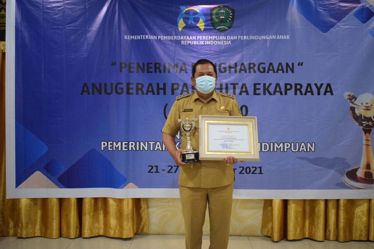 WalikotaÂ  Irsan Efendi NasutionÂ  Terima penghargaan APE 2020 Kategori Madya dari Kementerian PPPA RI