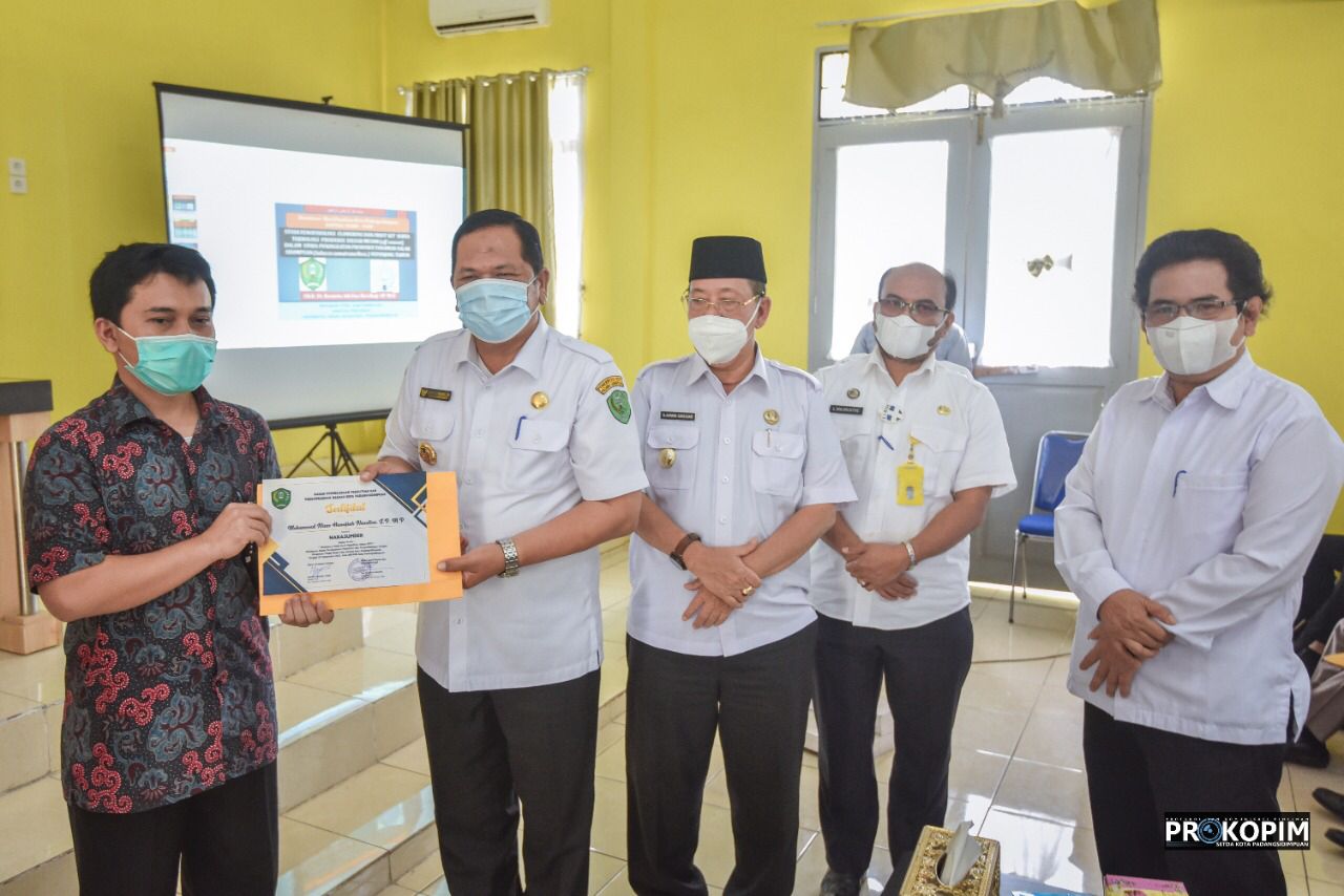 Wali KotaÂ  Irsan Efendi Nasution membuka Acara diseminasi hasil Penelitian kerja sama Pemko PSP dengan Perguruan Tinggi