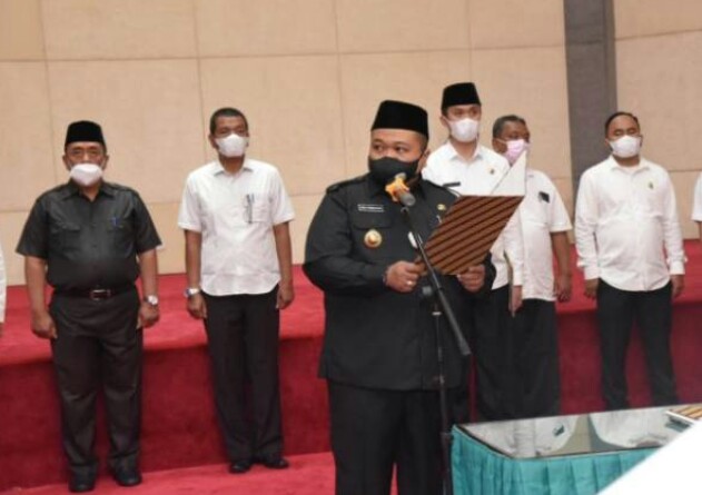 Bupati Tapsel Dolly Lantik 69 Pejabat Baru