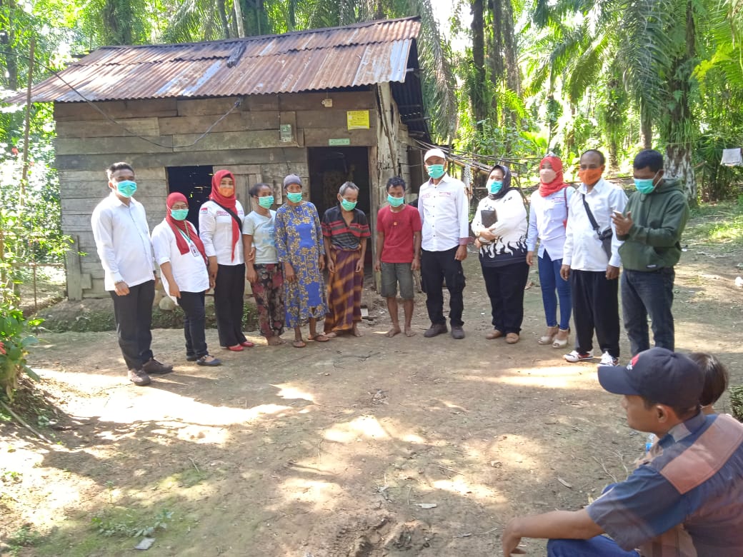 Nelwan Tanjung Apresiasi Bansos Bendahara Umum DPC LSM PAKAR Kab. Tapsel